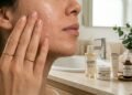 Dermatologistas apontam os 4 produtos que formam a base de uma rotina de skincare eficiente