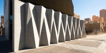 Pesquisadores da Universidade Columbia descobrem que paredes externas em ziguezague podem resfriar edifícios com mais eficiência do que paredes convencionais