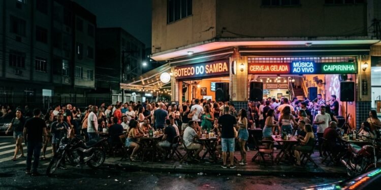 Lei do Silêncio não fixa horário único no Brasil e bares podem funcionar após as 22h