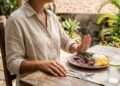 Uma nutricionista explica por que sentimos menos vontade de comer no verão: "Precisamos adaptar nossa alimentação à época do ano."