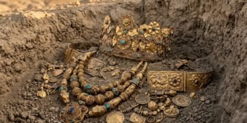 Tesouro de 2 mil anos com cerca de 22 mil joias de ouro foi escondido novamente após o Talibã retomar o Afeganistão