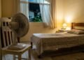 Dormir com o ventilador ligado? Cuidado! Pode parecer refrescante, mas pode prejudicar sua saúde sem que você perceba