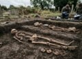 Arqueólogos encontraram 30 sepulturas trancadas com cadeados para evitar que os supostos "vampiros" voltassem a vida