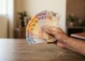 Trabalhador pode mandar o salário para outro banco de graça e instituição tem 10 dias úteis para liberar