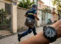 Carteiro perde emprego após atraso de 1 minuto e caso chama atenção depois de quase 30 anos no trabalho
