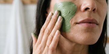 O erro mais comum ao usar argila verde pode deixar a pele pior em vez de melhor