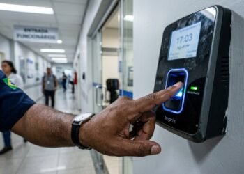 Nova regra muda trabalho em feriados para farmácias, supermercados, comércio e outros setores