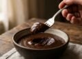 Como fazer um pudim de chocolate com apenas 3 ingredientes