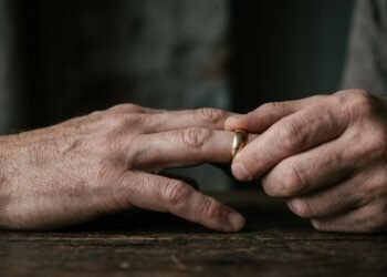 As 4 profissões mais propensas à infidelidade