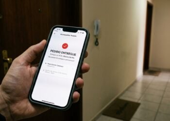 Justiça manda iFood pagar R$ 5 mil a idosa depois de falha na entrega e negativa de reembolso