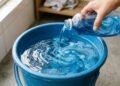 Detergente neutro diluído vira o produto de limpeza preferido para a manutenção diária da casa sem risco de manchas