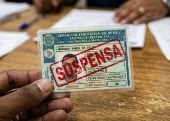 Motoristas que não apresentarem este documento poderão ter a carteira de habilitação suspensa pelo Governo