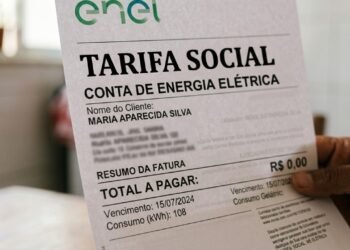 Conta de luz pode vir sem cobrança pelos primeiros 80 kWh para milhões de famílias que cumprem estas regras