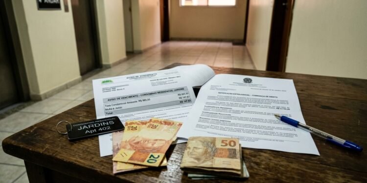 Morador ignora cobranças do condomínio, diz que não recebeu avisos e acaba condenado a pagar dívida