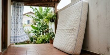 Adeus ao cheiro de mofo da cama, quando, como e qual a importância de ventilar o colchão