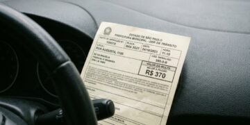 Mulher recusa multa de 370 reais, enfrenta disputa de 4 anos e prefeitura teve que pagar 10.580