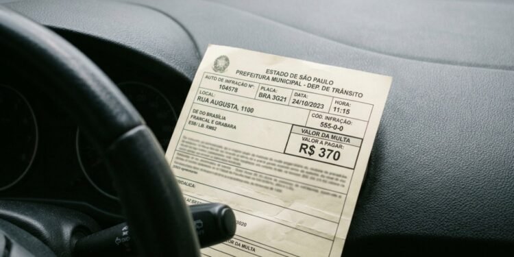Mulher recusa multa de 370 reais, enfrenta disputa de 4 anos e prefeitura teve que pagar 10.580