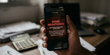Cliente tem nome negativado por golpe, mas Justiça obriga banco a cancelar empréstimo de quase R$ 40 mil e pagar indenização
