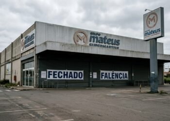 Maior rede de supermercados do Brasil fecha 29 lojas e demite 6 mil funcionários