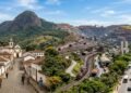 Itabira reúne montanhas, áreas urbanas e memória ligada à mineração //