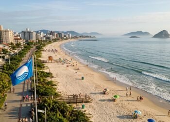 Balneário Piçarras, Santa Catarina - 6,7 km de orla e nenhum trecho sem selo internacional: a cidade catarinense que virou a única do Brasil com Bandeira Azul em toda a praia