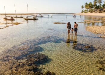 O aquário natural a céu aberto: vilarejo alagoano com piscinas de águas tão cristalinas que fazem inveja ao Caribe