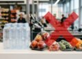 Europa troca descartáveis por novas embalagens e muda a rotina dos consumidores
