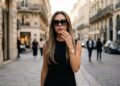 O visual das unhas de Victoria Beckham virou febre nos salões em 2026