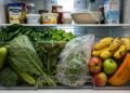 Frutas e verduras estragam mais rápido quando são guardadas assim e fazem você gastar mais no mercado