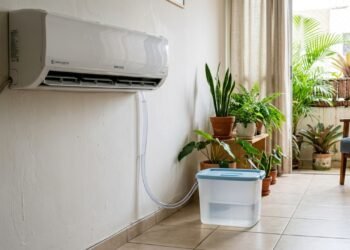 Especialistas em ar-condicionado confirmam: "A água que sai dos aparelhos pode ser reutilizada em casa ou no jardim"