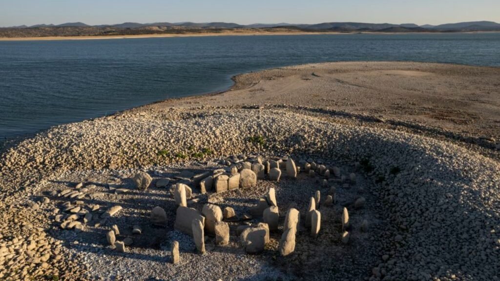 Rios europeus secaram tanto que trouxeram de volta vestígios da Segunda Guerra, monumentos milenares e relíquias históricas