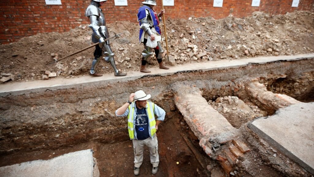 O “rei perdido” que desapareceu por mais de 500 anos estava escondido em um lugar que ninguém levaria a sério
