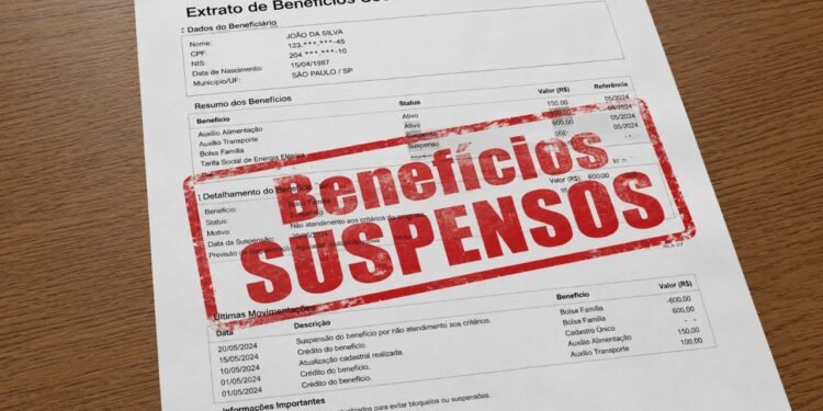 Aposentados e pensionistas precisam atualizar estes documentos em junho para evitar a suspensão dos benefícios