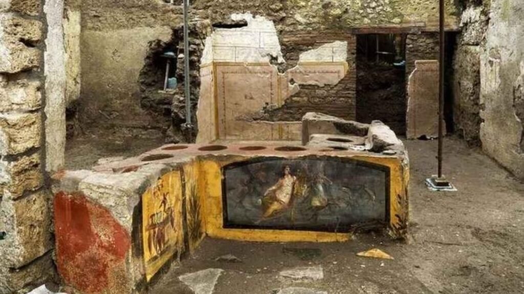 Arqueólogos encontram em Pompeia um fast-food romano preservado há quase 2 mil anos, com balcão, pinturas e restos das refeições servidas