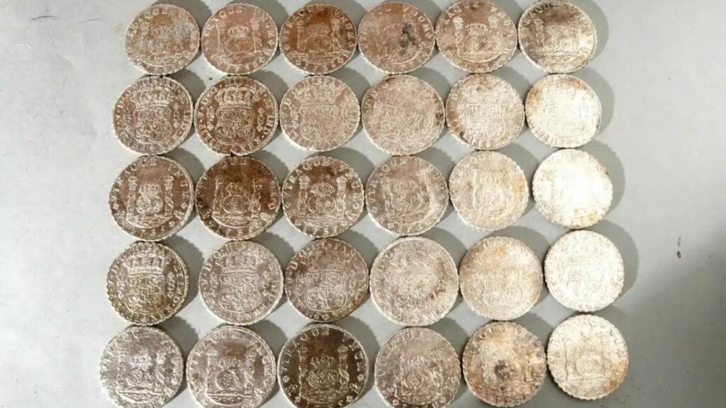 Arqueólogos encontraram um baú ainda fechado no Rooswijk, mas abri-lo agora pode destruir tudo o que existe dentro