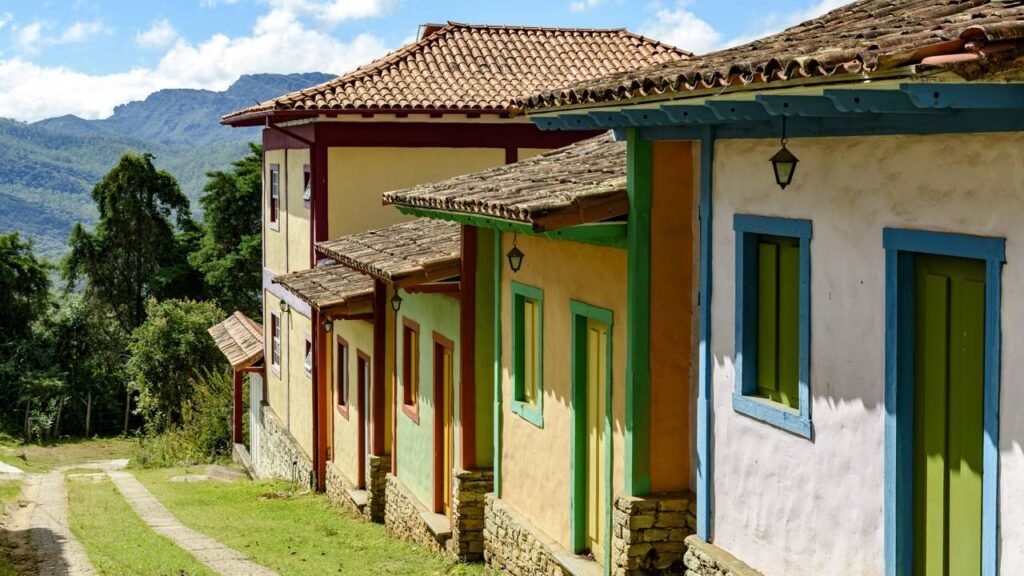 Lavras Novas reúne montanhas, ruas tranquilas e paisagens naturais //