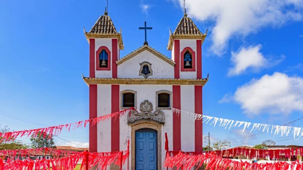 Lavras Novas reúne montanhas, ruas tranquilas e paisagens naturais //