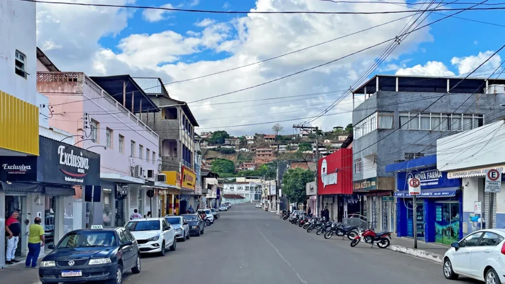 Bom Jesus do Galho, Minas Gerais A cidade mineira vizinha da maior reserva de Mata Atlântica de Minas que abriga um Cristo de 30 metros e faz divisa com 42 lagoas