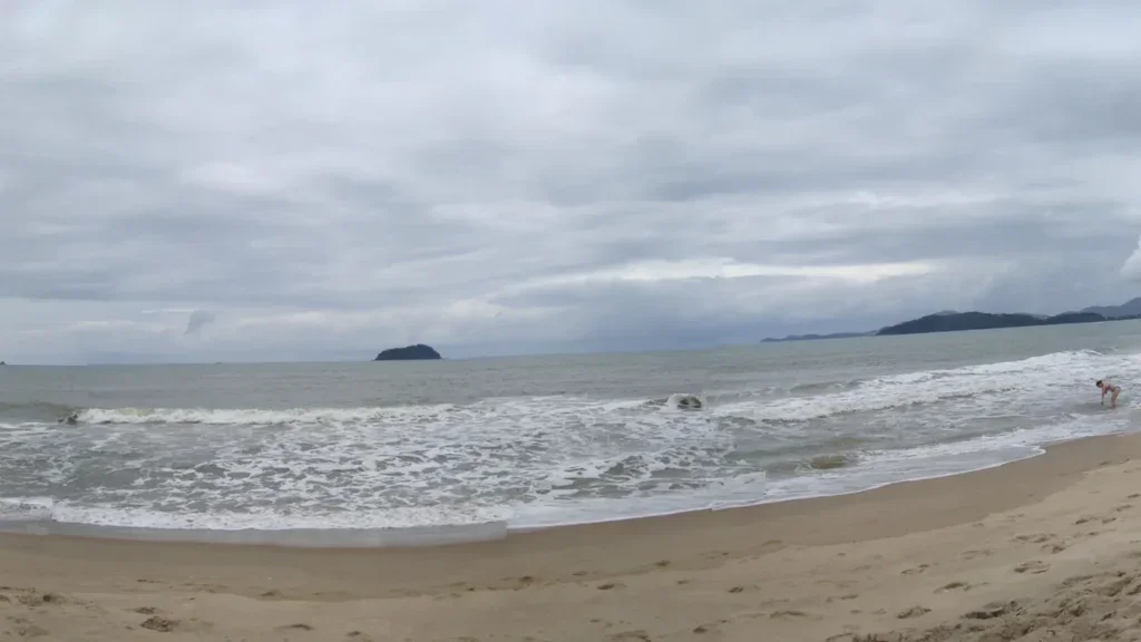 Balneário Piçarras, Santa Catarina - 6,7 km de orla e nenhum trecho sem selo internacional: a cidade catarinense que virou a única do Brasil com Bandeira Azul em toda a praia