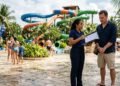 Turista é abordado durante as férias, assina contrato em parque aquático e recebe R$ 6 mil