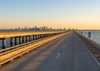 Lake Pontchartrain Causeway atravessa quase 39 quilômetros sobre a água