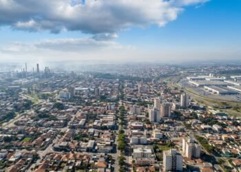 Betim oferece trabalho, serviços e forte atividade industrial //