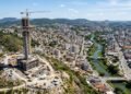 Divinópolis chama atenção pela moda e pela grande cruz //