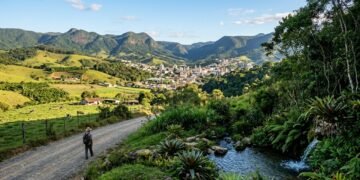 Extrema reúne montanhas, rios e áreas verdes preservadas //