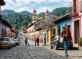 Mariana reúne igrejas, casarões e ruas históricas entre montanhas //