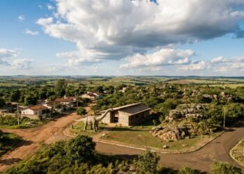 Uberaba reúne fósseis, áreas rurais e paisagens do interior mineiro //