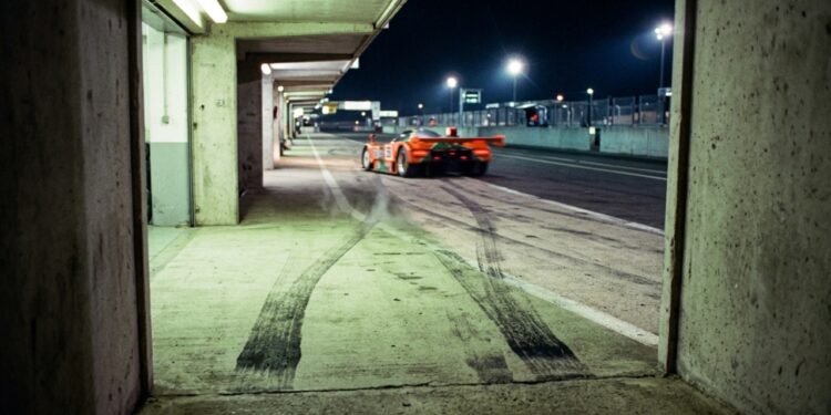 Mazda 787B percorreu quase 5 mil km e venceu Le Mans