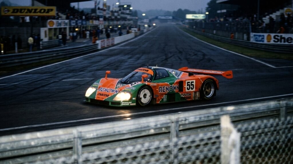 Mazda 787B percorreu quase 5 mil km e venceu Le Mans
