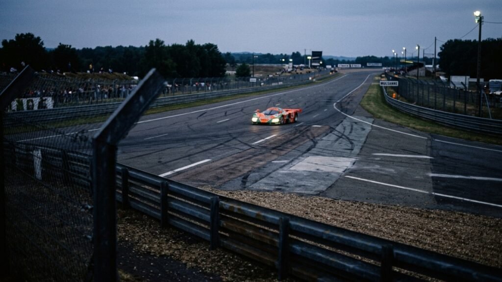 Mazda 787B percorreu quase 5 mil km e venceu Le Mans