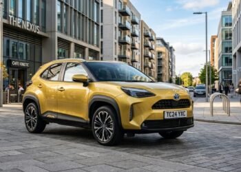 Toyota Yaris Cross estreia como SUV híbrido flex nacional